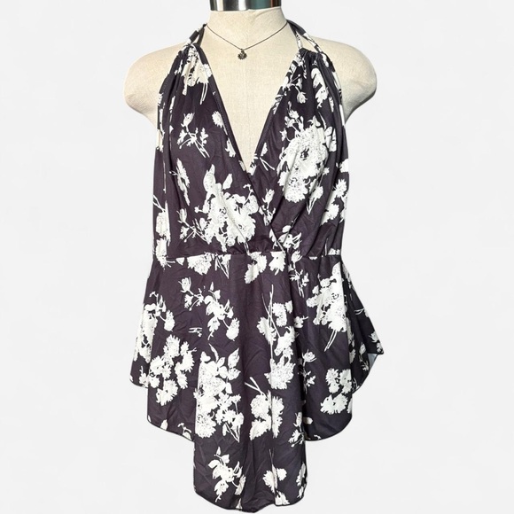 SHEIN Curve Black and White Floral Halter Top V Neck Tie Closure Womens Size 3XL - Picture 1 of 7